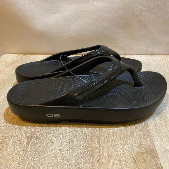 NWT Oofos recovery sandals flip flop thongs black womens - Picture 6 of 10